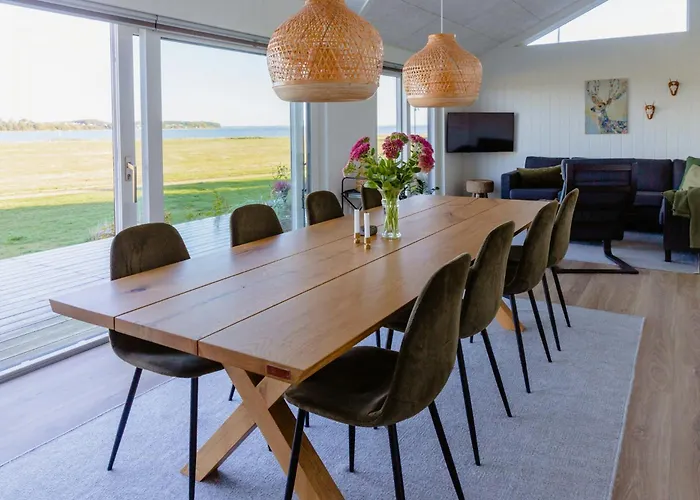 Fresh Air On Open Terrace With View Feriehus